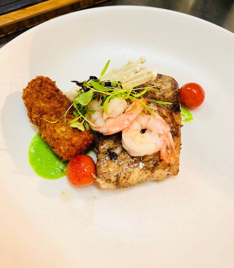 Essence Bar & Grill - Click Find 6