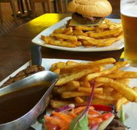 New Royal Hotel - Click Find