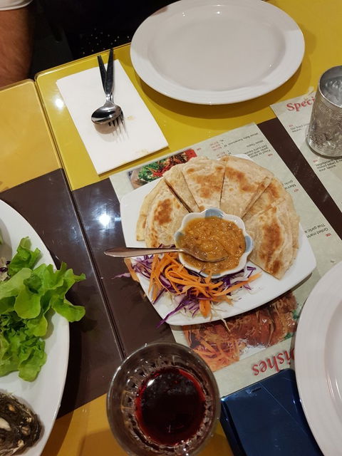 Amphawa Thai Restaurant - Click Find 1