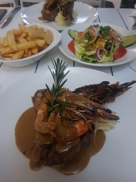 Omeros Bros Seafood Restaurant - Local Finder 3