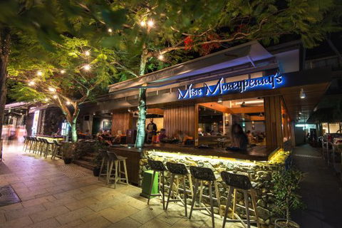 Miss Moneypenny’s - Bridge Guide 0