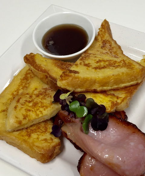 Yaye's Cafe - Click Find 5