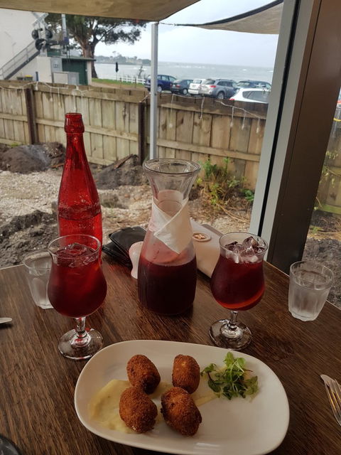 El Perro Tapas & Pizza - Click Find 3