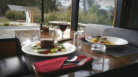 Fergy's Bar And Restaurant - Click Find 0