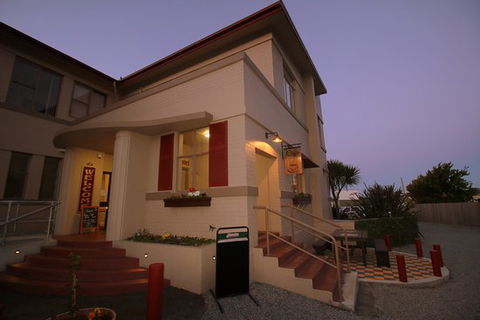 Riviera Hotel Bistro - Click Find 0