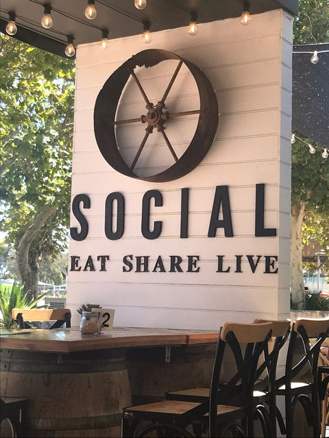Social - Lawyer Find 10