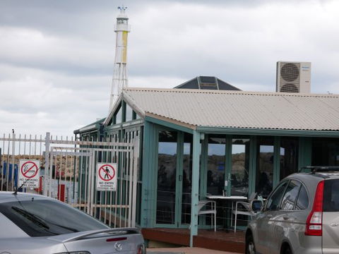 Spinnakers Restaurant - Lawyer Find 0