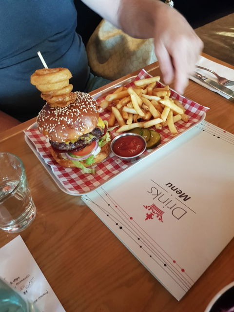 Empire Bar - Bridge Guide 8