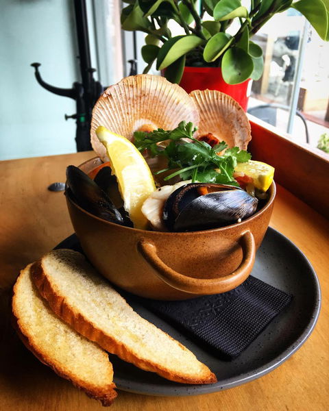 La Fuente - Local Finder 3