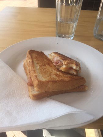 Smoult's Continental Deli - Bet 4u 0