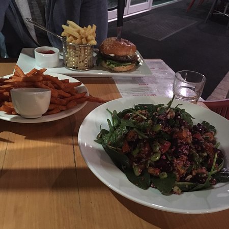 Vines Cafe & Bar - Bet 4u 0