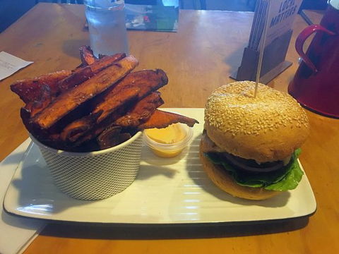 Grill'd Hillarys - Lawyer Find 0