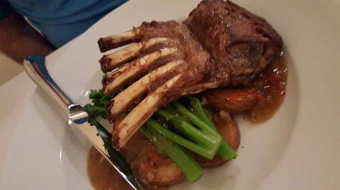 Eljays Restaurant At Comfort Inn Bay Of Isles - Lawyer Find 0