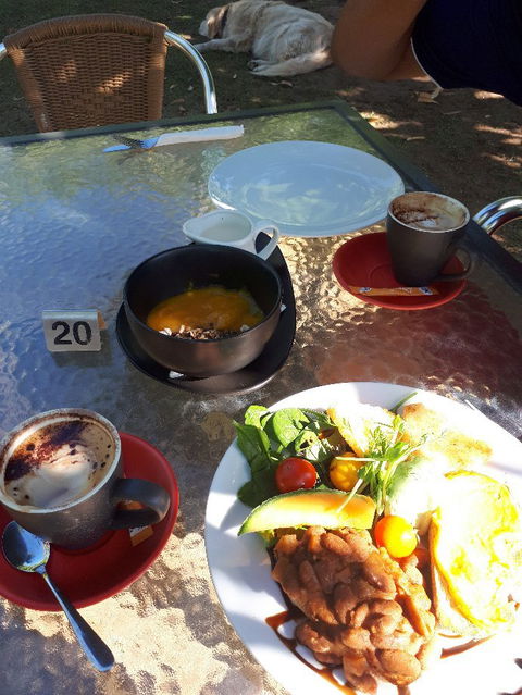 Ivanhoe Cafe - Click Find 1