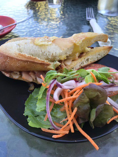 Ivanhoe Cafe - Click Find 3