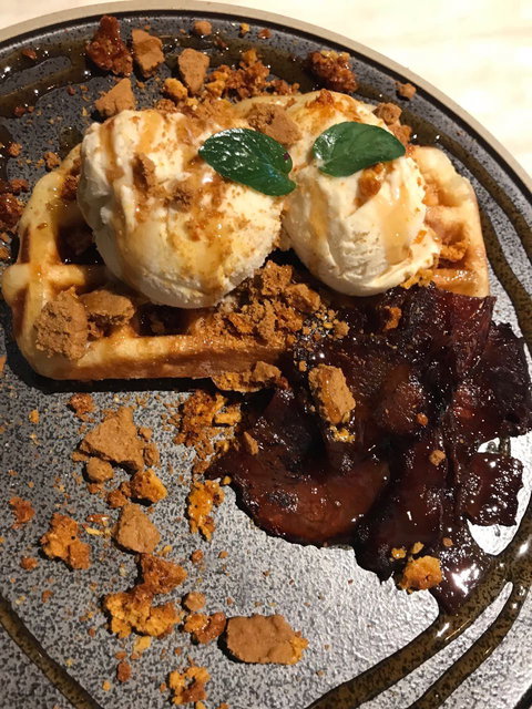 Pitcher And Iron - Click Find 6