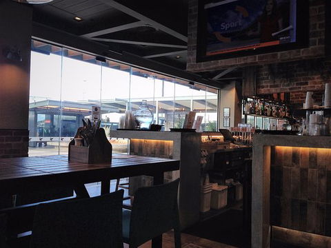 The Crafty Swan Kitchen & Bar - Bet 4u 0