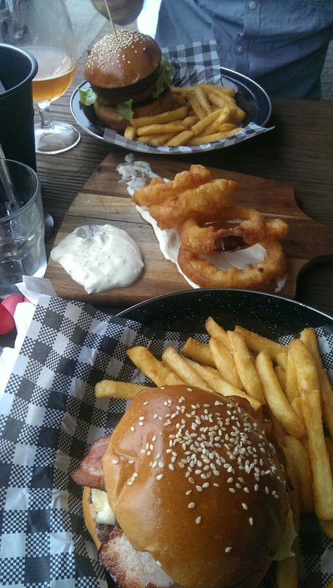 Burger Republic Hyde Park - Lawyer Find 11