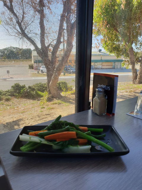 Cervantes Bar And Bistro - Lawyer Find 4