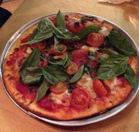 Good Life Modern Organic Pizza
