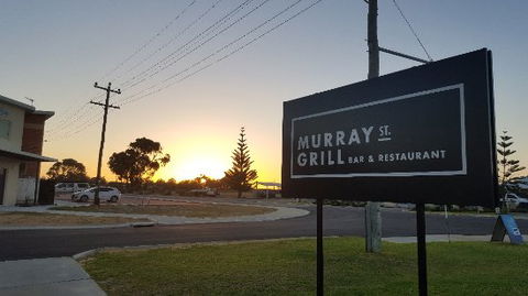 Murray St Grill - Click Find 0