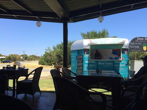 Osprey Bar And Lounge - Click Find 0