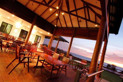 Raugi's Restaurant - Click Find 0