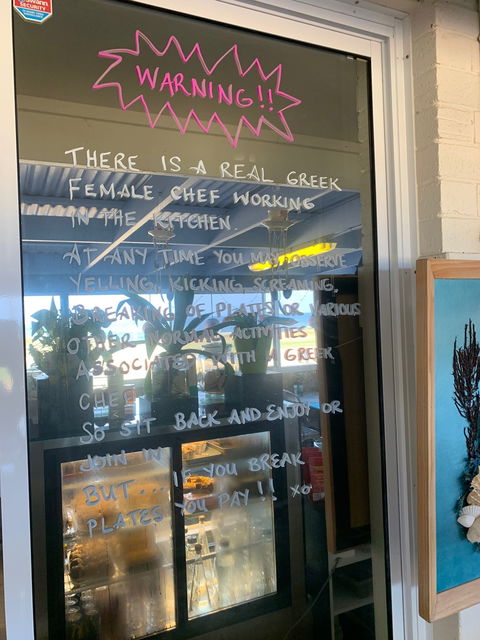 Seaspray Beach Cafe - Local Finder 1