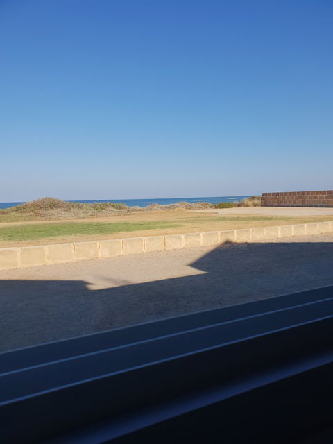 Seaspray Beach Cafe - Local Finder 3