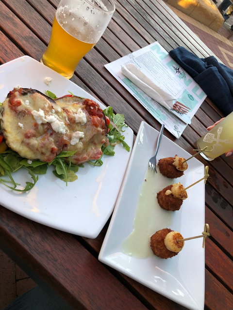 Southerlys Harbour View Bar & Restaurant - Bet 4u 10