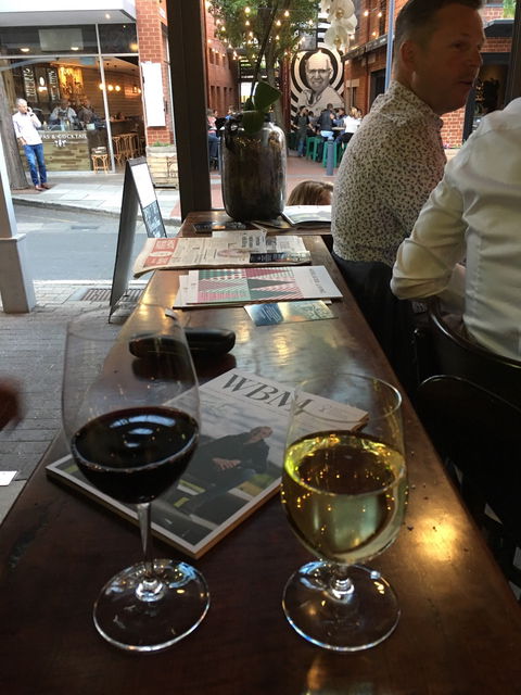 Tasting Room - East End Cellars - Click Find 5