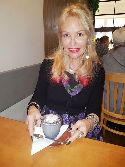 42nd Street Cafe - Click Find 1