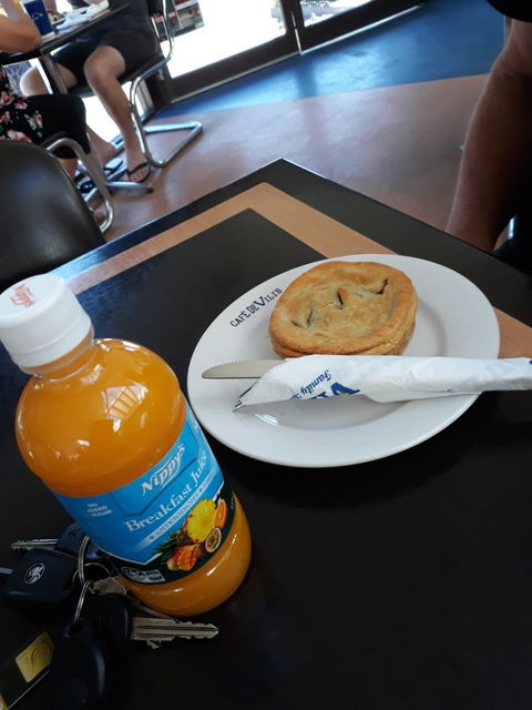 Vili's Cafe- 24 Hours - Bridge Guide 2