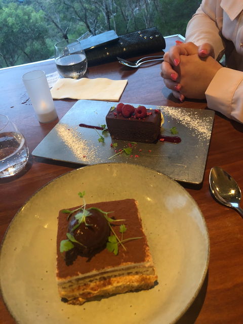 Windy Point Cafe - Click Find 1