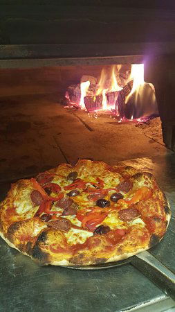 Capitani's Wood Fired Pizzeria - Click Find 0