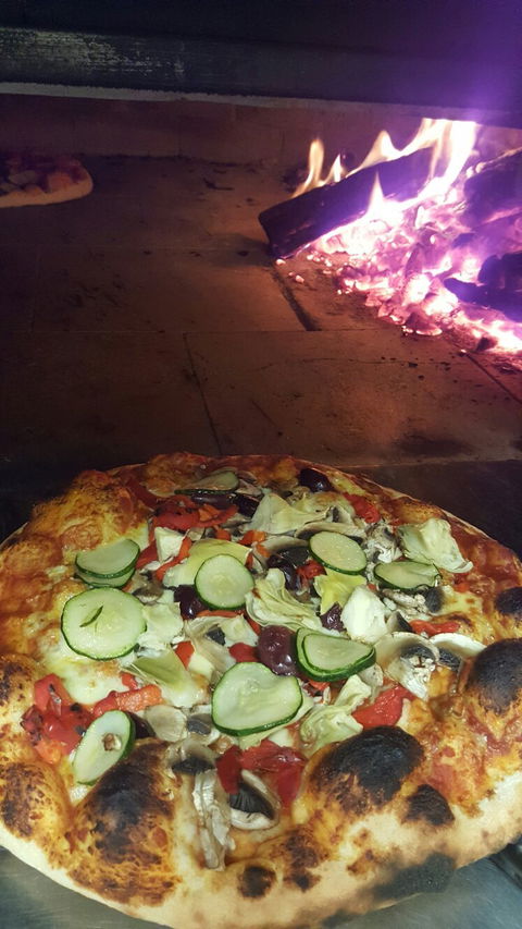Capitani's Wood Fired Pizzeria - Click Find 4