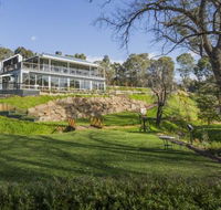 Inglewood Inn - Click Find