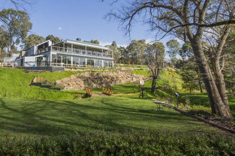 Inglewood Inn - Click Find 0