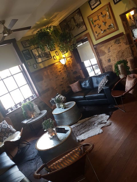Inglewood Inn - Click Find 5