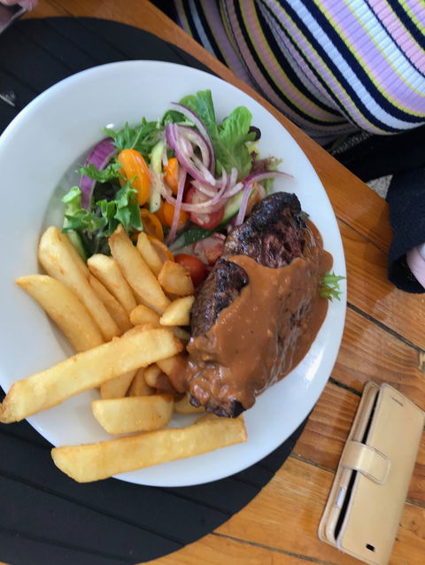 Nine 50 Restaurant And Bar - Click Find 1