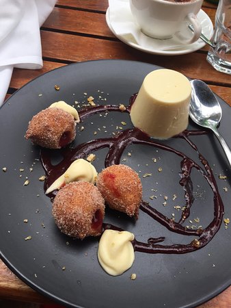 Red Poles Restaurant - Click Find 0