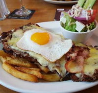 Willunga Hotel - Click Find