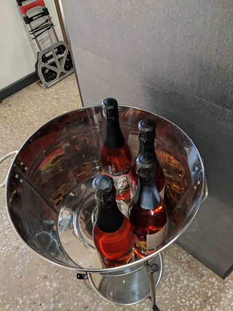 Dell'uva Wines - Click Find 1