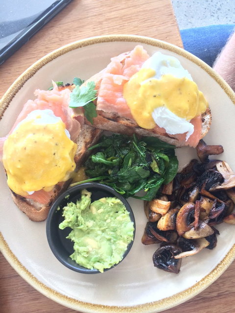 Eat House - Bet 4u 5