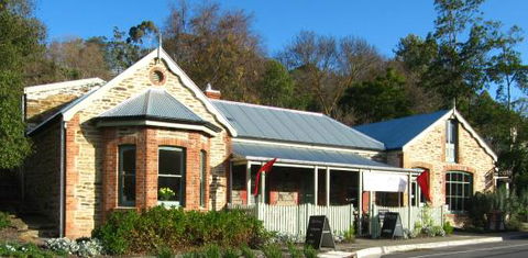 Emprades Petit Cafe - Click Find 0