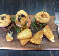 The Golden Fleece Hotel - Click Find