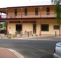 Crystal Brook Hotel - Click Find