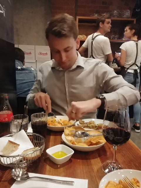 Julius Pizzeria - Click Find 5