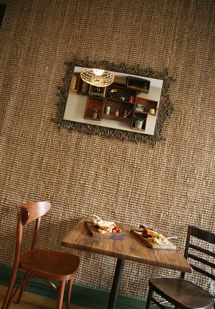 Lock 'n' Load Bistro - Click Find 0