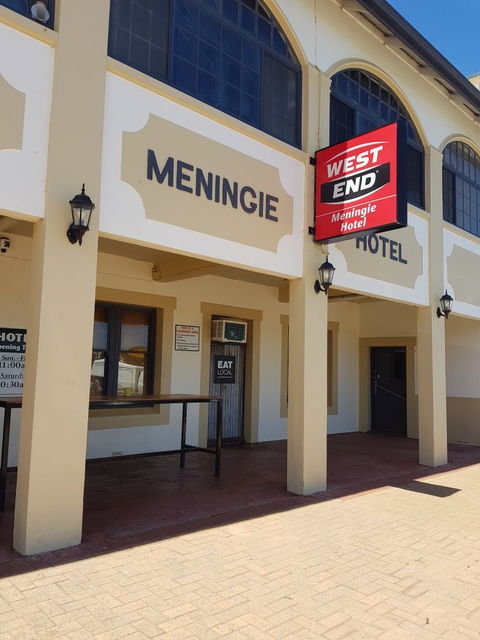 Meningie Hotel Bistro - Click Find 8